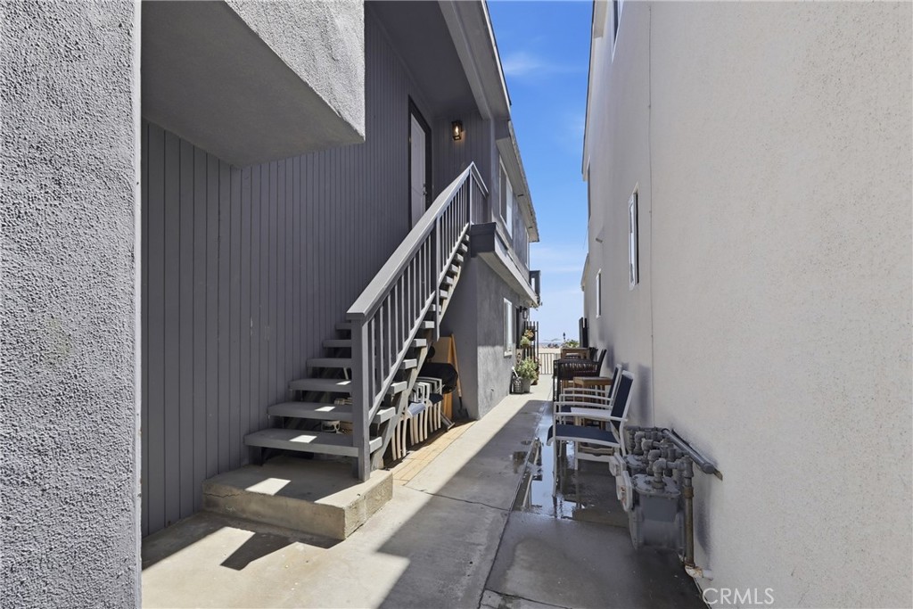 3010 W Oceanfront Upper "B", Newport Beach CA 92663 - photo 7