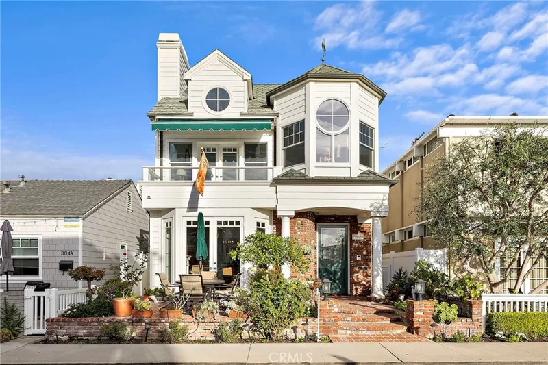 302 Ruby Avenue, Newport Beach