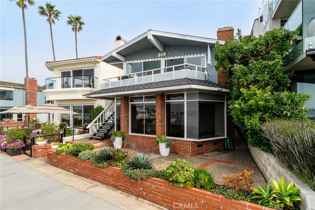 302 S Bay Front, Newport Beach CA 92662 - photo 1