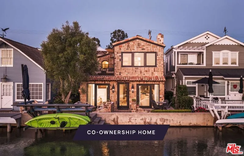 305 Grand Canal 8, Newport Beach