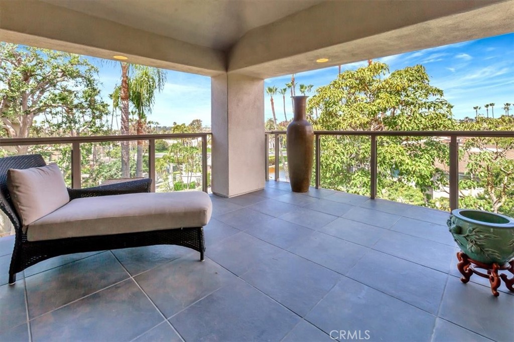 Lanai - 31 Ocean 27, Newport Beach CA 92660 - photo 14