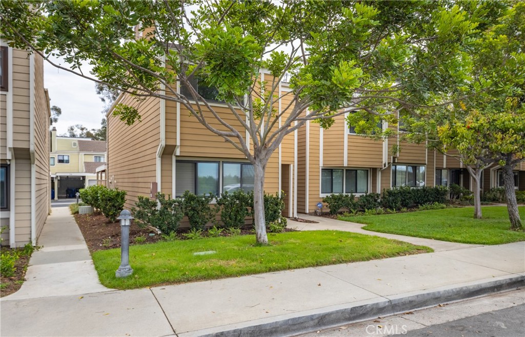 end unit - 31 Seabird Court, Newport Beach CA 92663 - photo 3