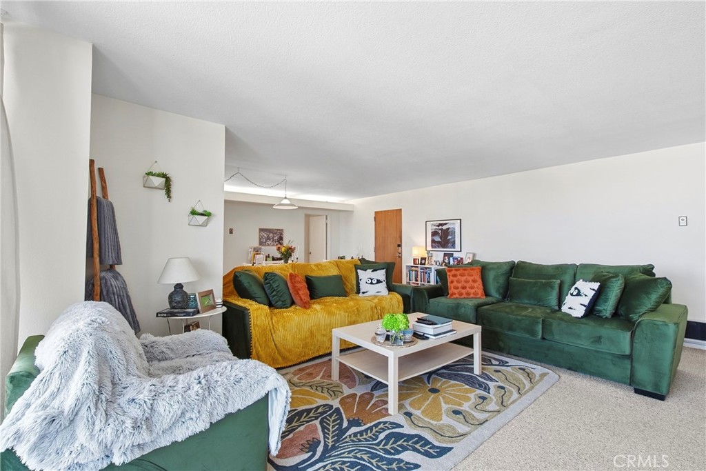 Living room - 310 Fernando Street 208, Newport Beach CA 92661 - photo 4