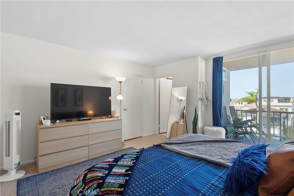 Primary bedroom - 310 Fernando Street 208, Newport Beach CA 92661 - photo 13