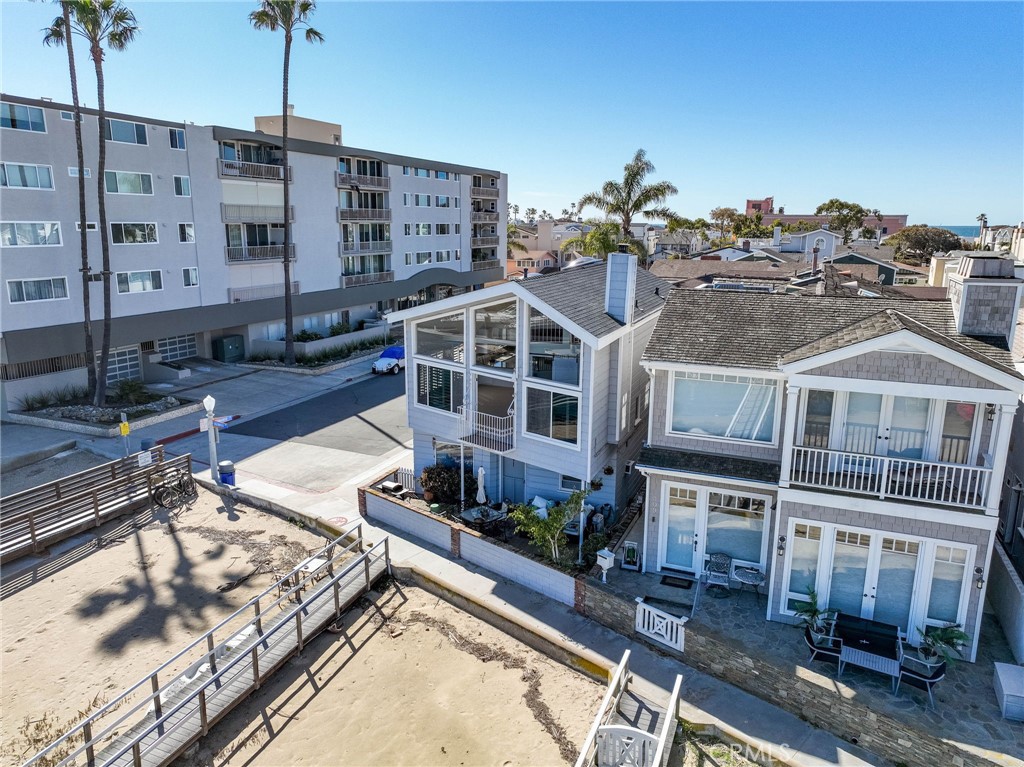 End of street with private boat dock - 311 E Edgewater A, Newport Beach CA 92661 - photo 1