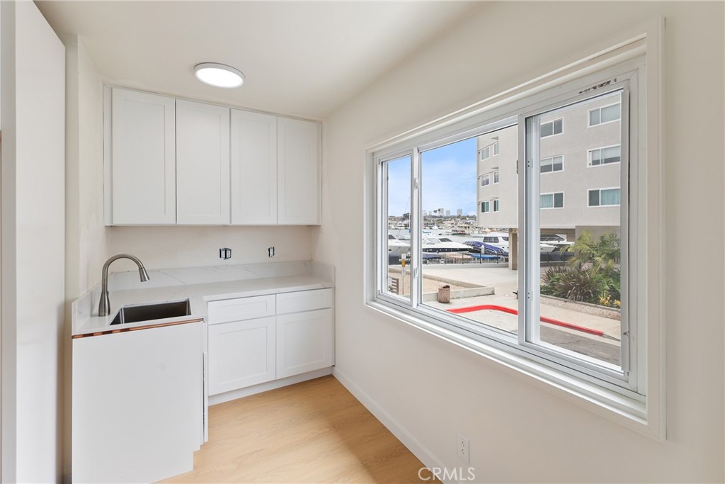 311 E Edgewater B, Newport Beach CA 92661 - photo 8