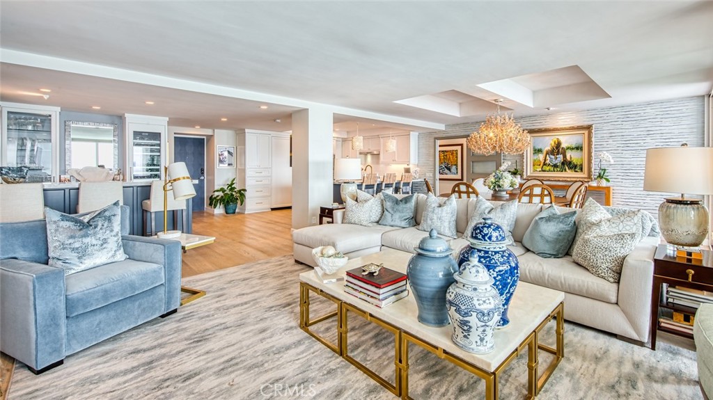 Great room - 3121 W. Coast Hwy 7A 7B, Newport Beach CA 92663 - photo 8