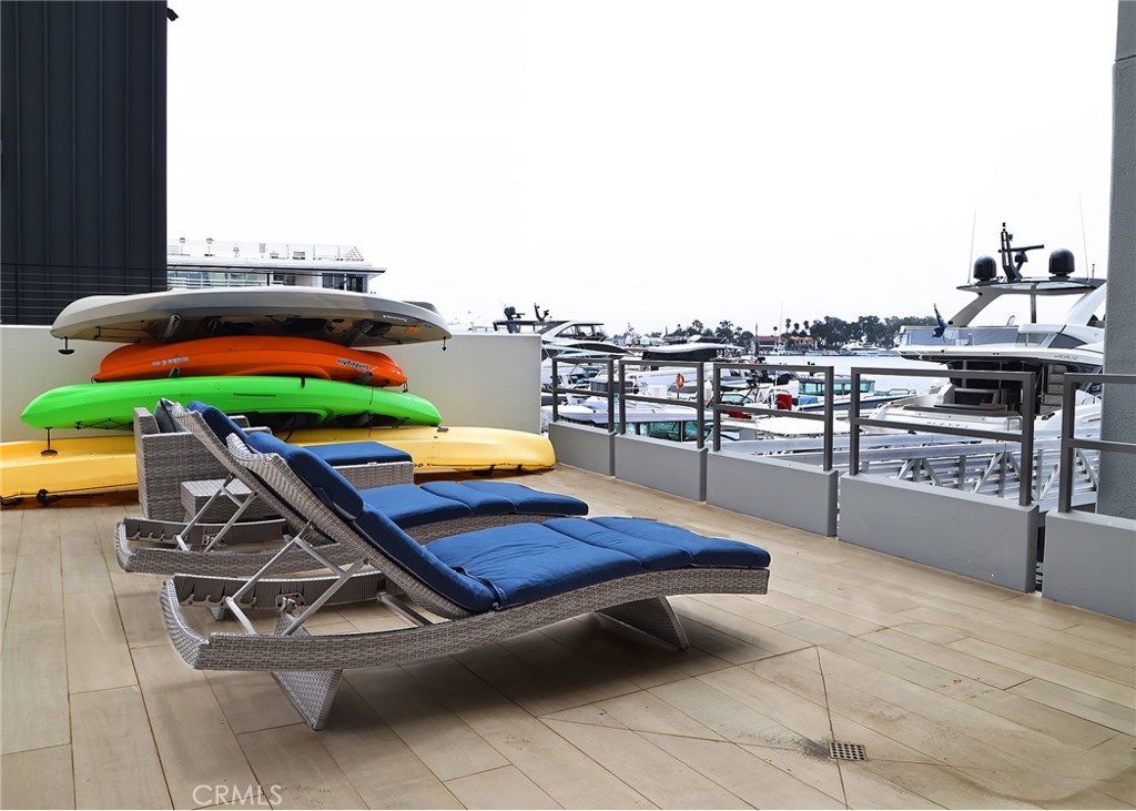 Additional Sitting Area on 1st Level of Building - 3121 W Coast, Newport Beach CA 92663 - photo 38