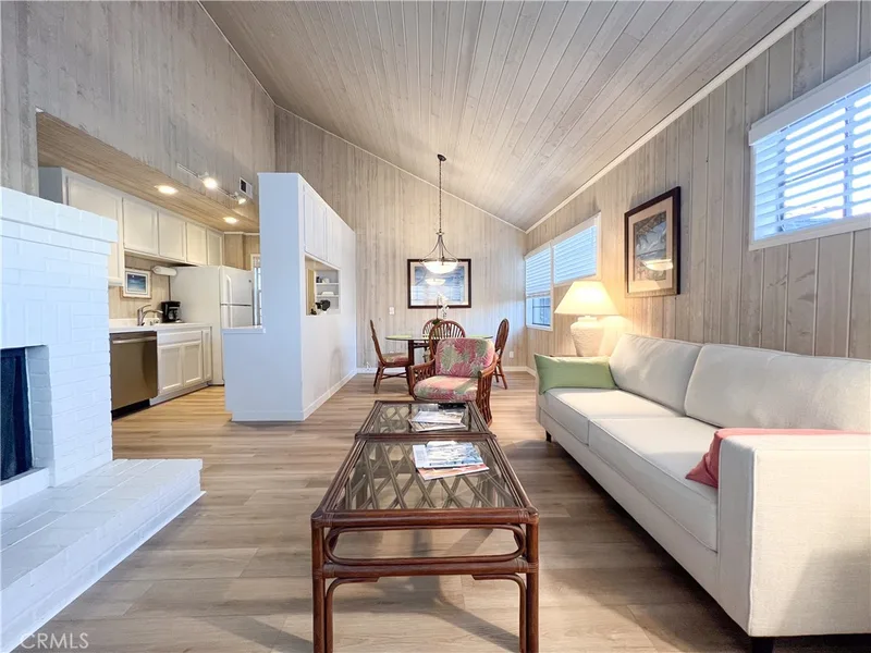 315 1/2 Diamond Avenue, Newport Beach