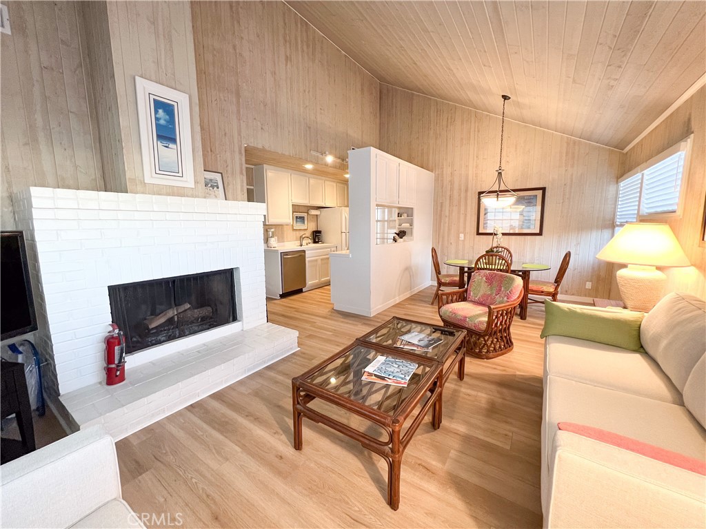 315 1/2 Diamond Avenue, Newport Beach CA 92662 - photo 4