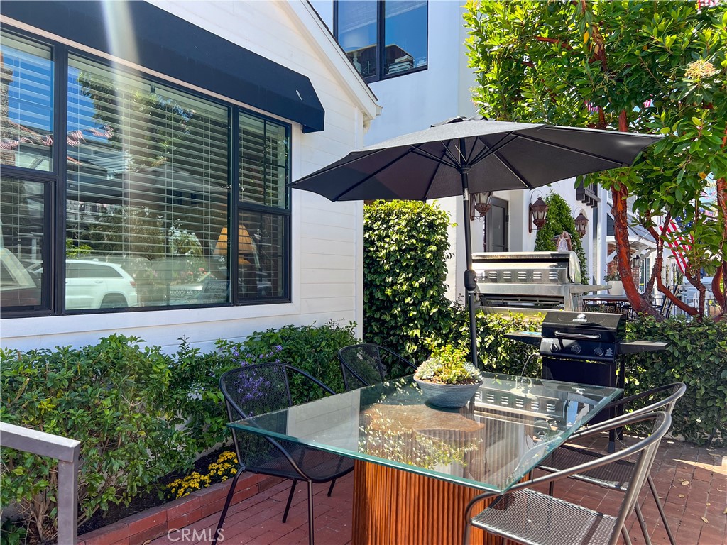 315 Diamond Avenue, Newport Beach CA 92662 - photo 2