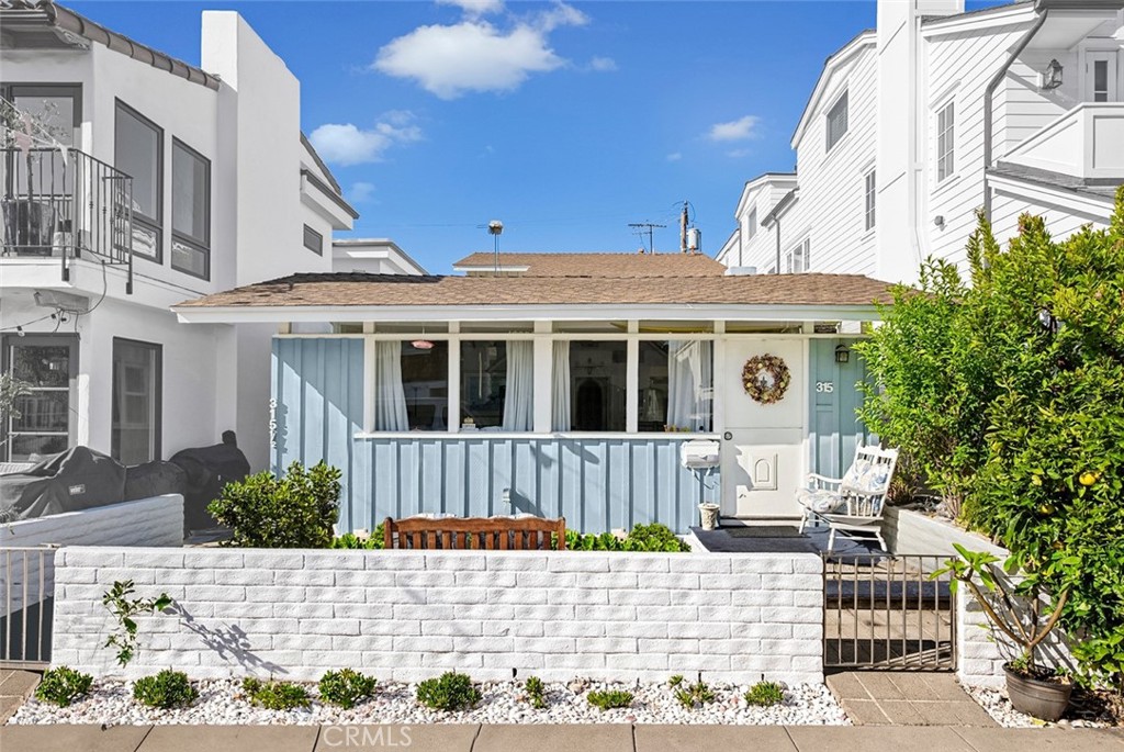 Front Unit Approach - 315 Sapphire, Newport Beach CA 92662 - photo 1