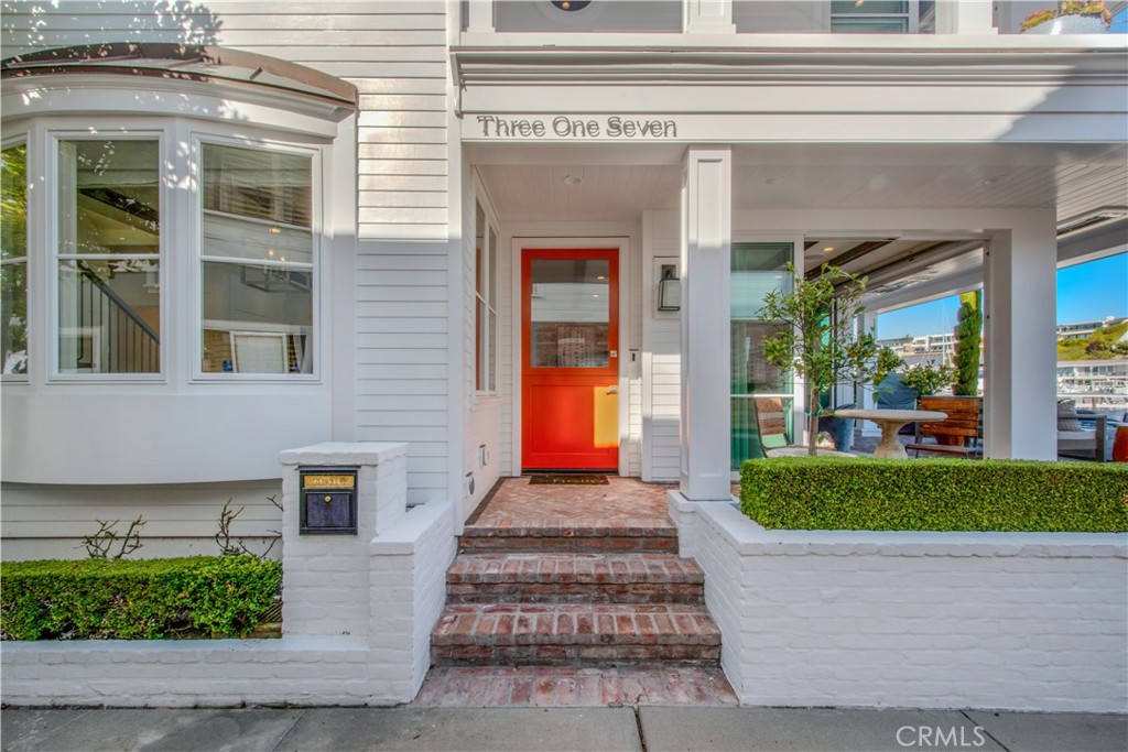 317 E Bay Front, Newport Beach CA 92662 - photo 2