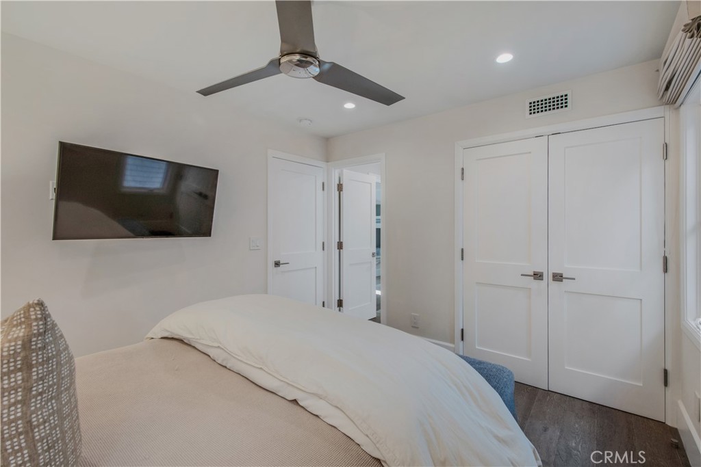 317 E Bay Front, Newport Beach CA 92662 - photo 24