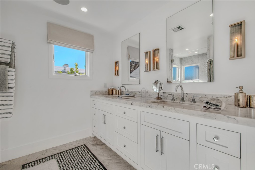 317 E Bay Front, Newport Beach CA 92662 - photo 26