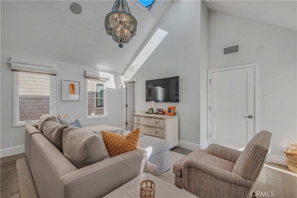 317 E Bay Front, Newport Beach CA 92662 - photo 29