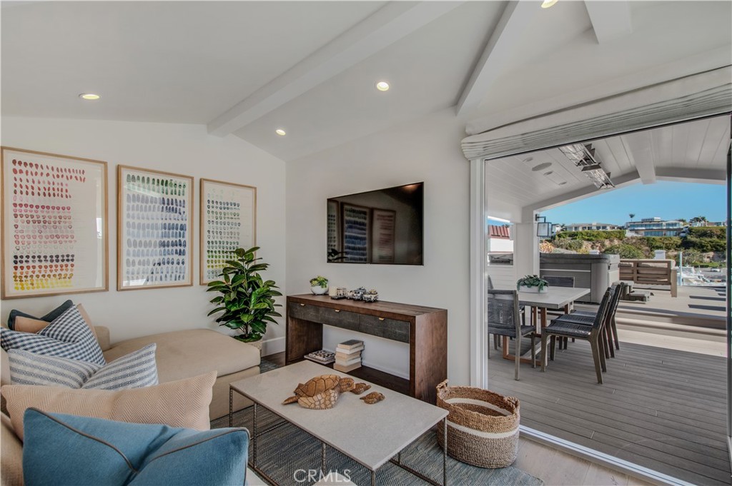 317 E Bay Front, Newport Beach CA 92662 - photo 32
