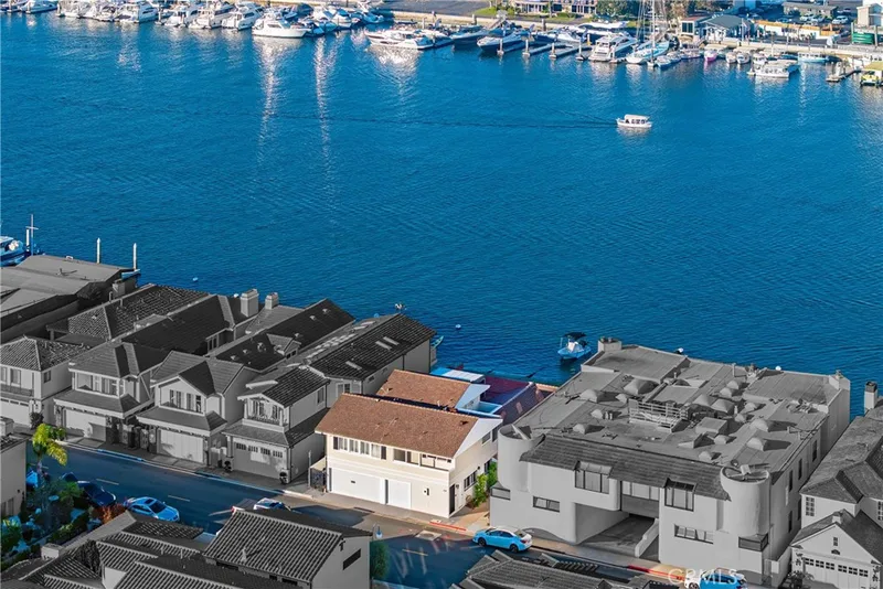 318 Via Lido Nord, Newport Beach, CA 92663