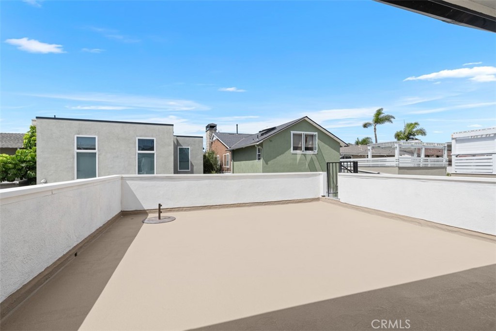 319 62nd, Newport Beach CA 92663 - photo 14