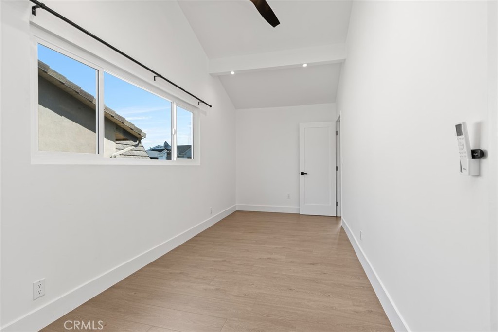 319 62nd, Newport Beach CA 92663 - photo 18