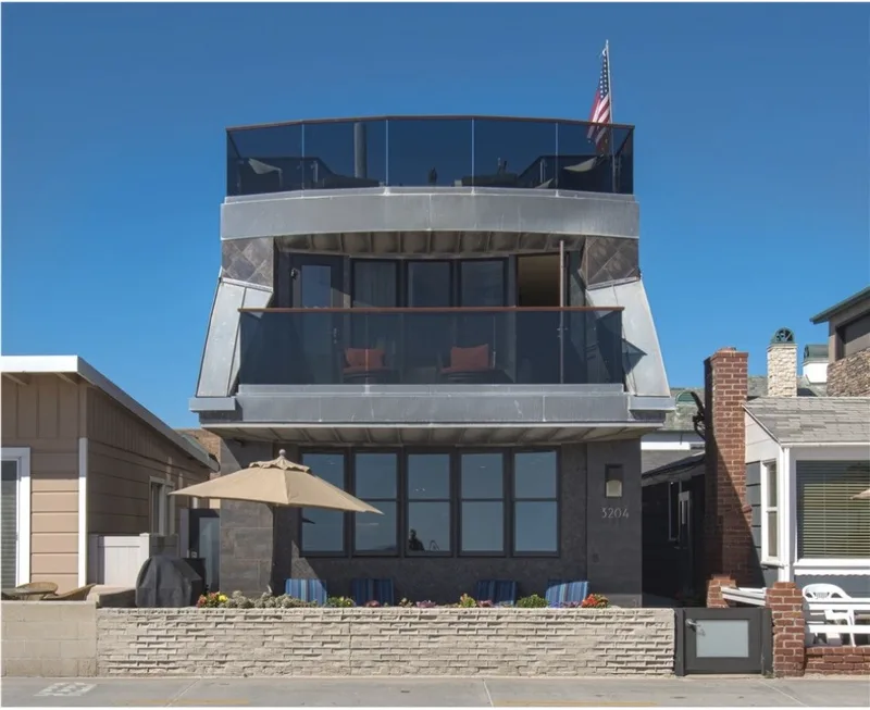3204 W Oceanfront, Newport Beach, CA 92663