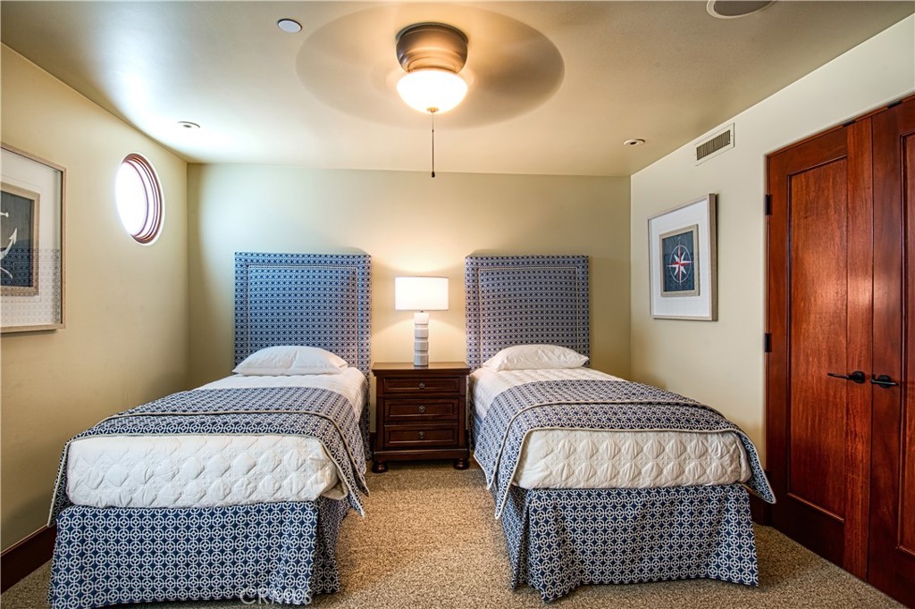 3204 W Oceanfront, Newport Beach CA 92663 - photo 18