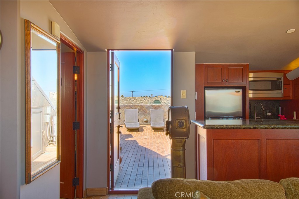 3204 W Oceanfront, Newport Beach CA 92663 - photo 23