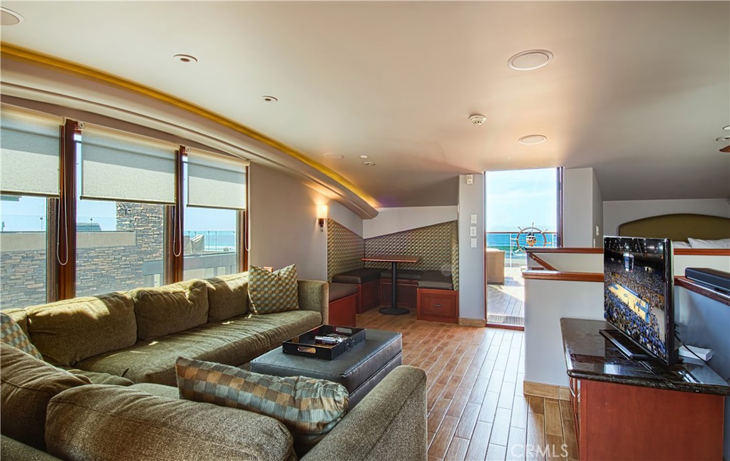 3204 W Oceanfront, Newport Beach CA 92663 - photo 24