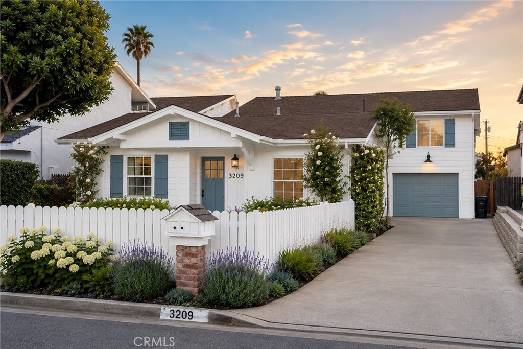 the front unit is for rent. - 3209 Clay Street A, Newport Beach CA 92663 - photo 10