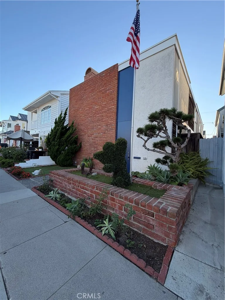 321 Coral Avenue, Newport Beach, CA 92662