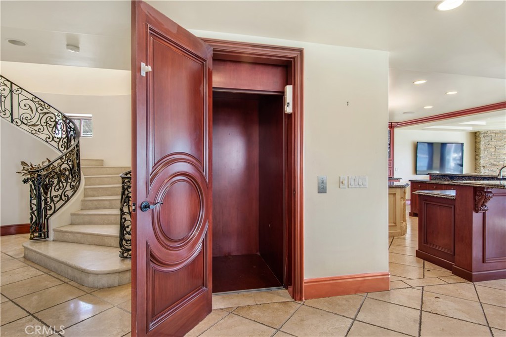 323 Via Lido Soud, Newport Beach CA 92663 - photo 23