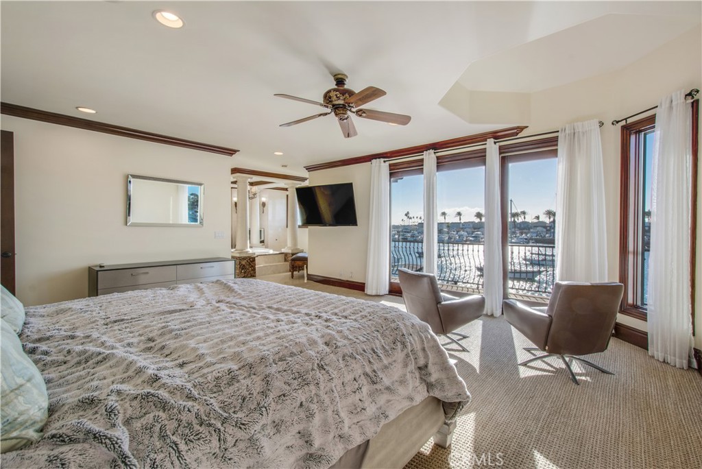 323 Via Lido Soud, Newport Beach CA 92663 - photo 25