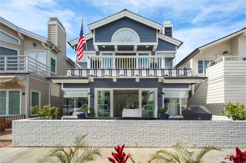 327 Anade, Newport Beach CA 92661 - photo 1