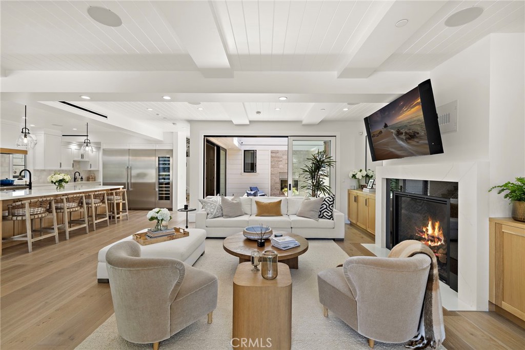 Images on fireplace and tv have been digitally enhanced for marketing purposes. - 330 Onyx Avenue, Newport Beach CA 92662 - photo 3