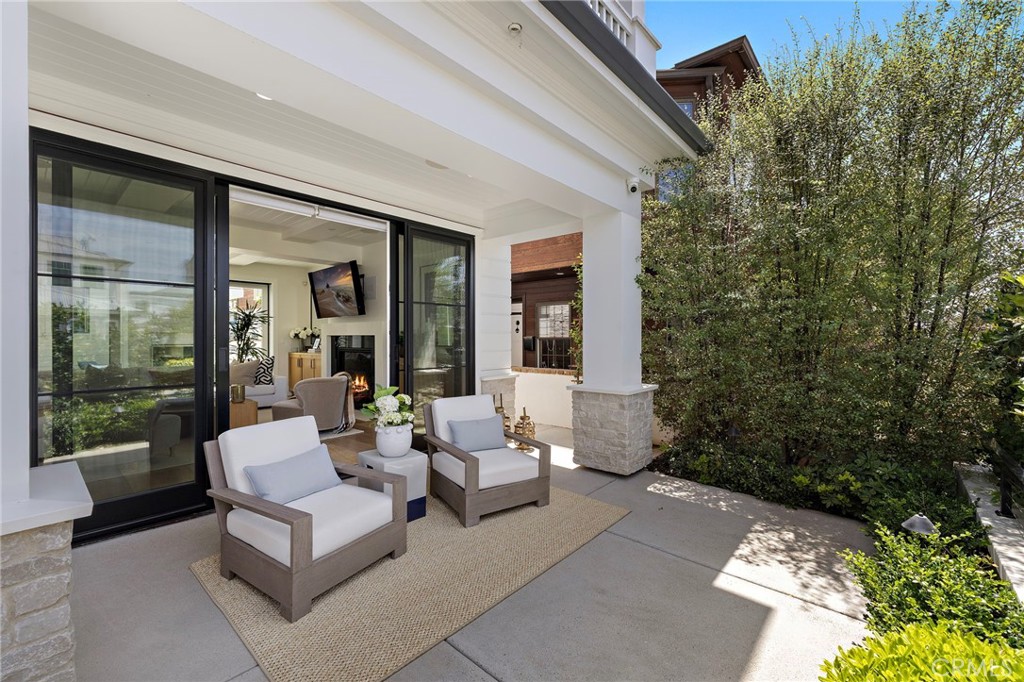 330 Onyx Avenue, Newport Beach CA 92662 - photo 8