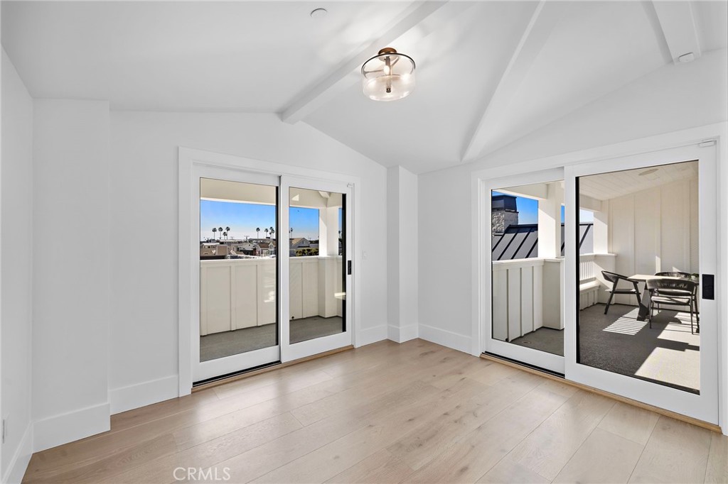 330 Onyx Avenue, Newport Beach CA 92662 - photo 21