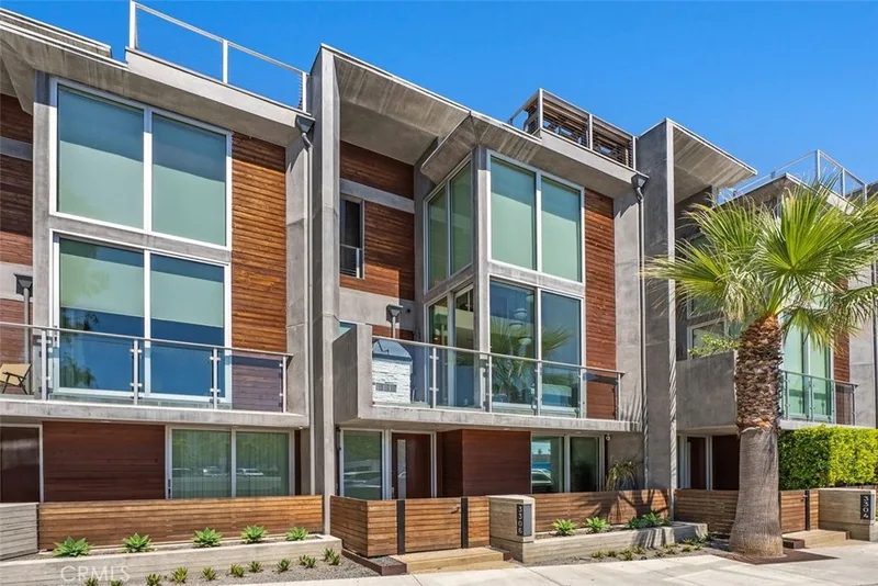 3306 Via Oporto, Newport Beach, CA 92663