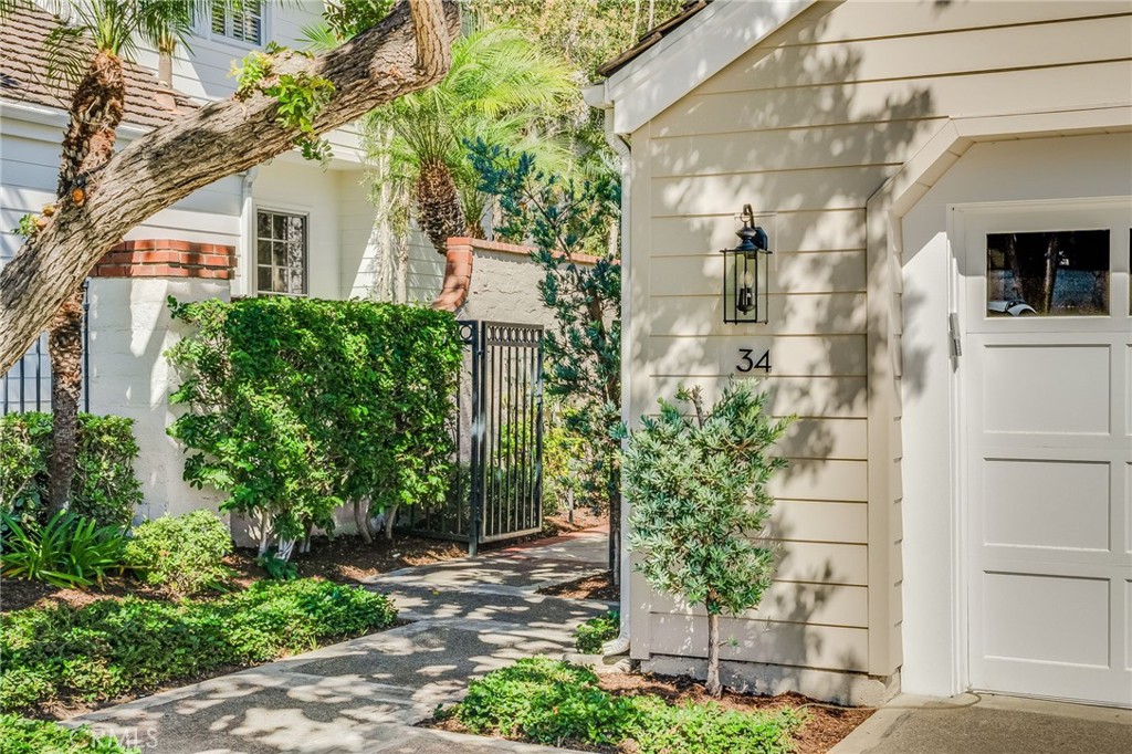 34 Hillsdale, Newport Beach CA 92660 - photo 2
