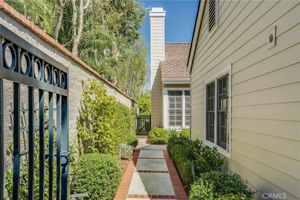 34 Hillsdale, Newport Beach CA 92660 - photo 3