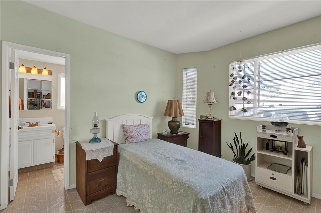 Unit A Den (used as bedroom) - 3510 Lake, Newport Beach CA 92663 - photo 11