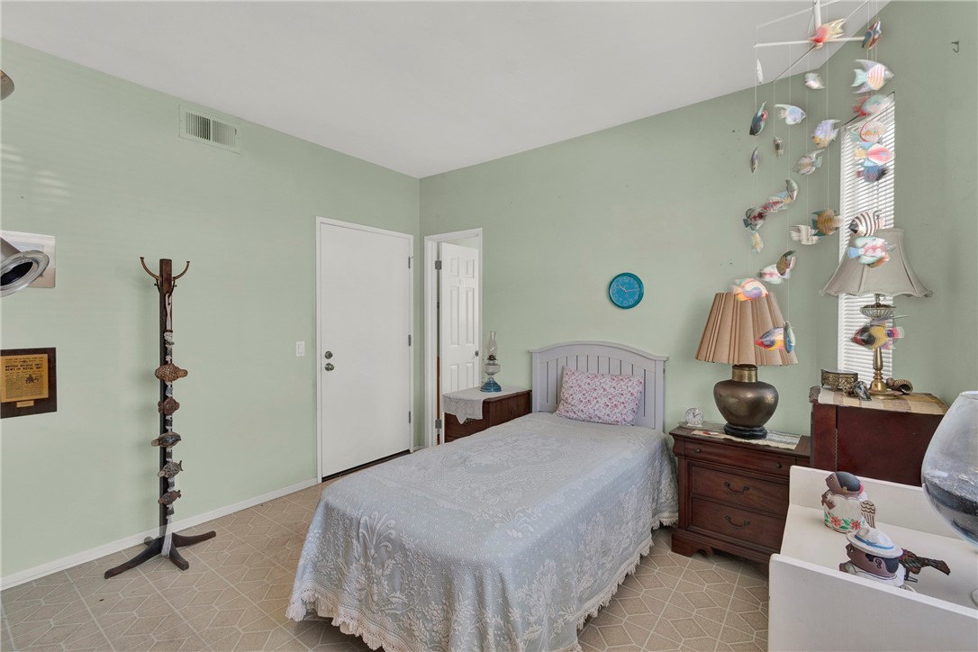 Unit A Den (used as bedroom) - 3510 Lake, Newport Beach CA 92663 - photo 12