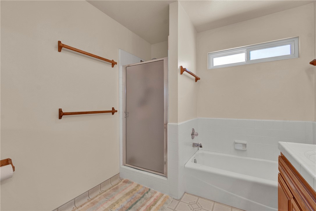 Unit A upstairs bathroom - 3510 Lake, Newport Beach CA 92663 - photo 16