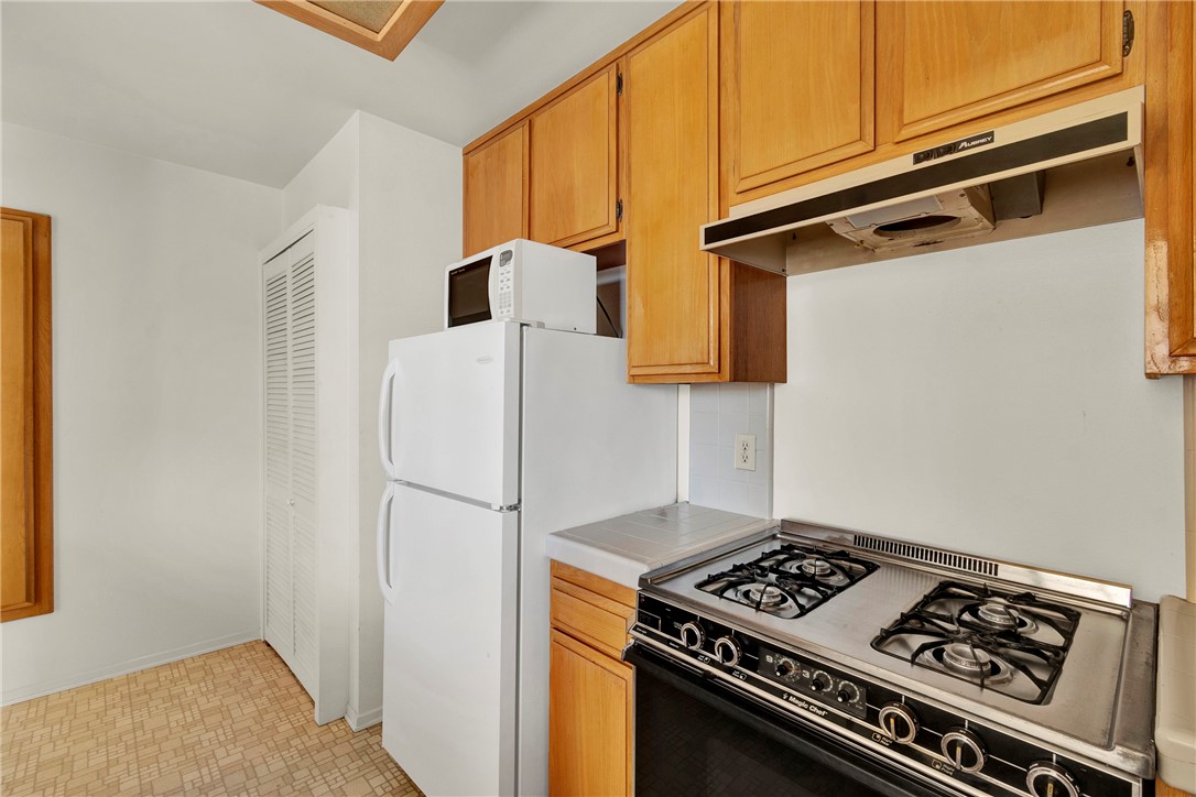 Unit B Kitchen - 3510 Lake, Newport Beach CA 92663 - photo 24