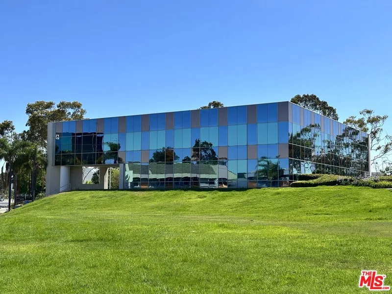 3620 Birch Street, Newport Beach, CA 92660