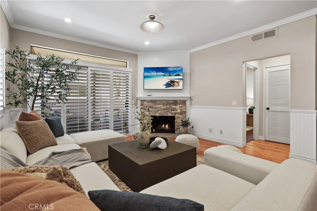 366 Villa Point, Newport Beach CA 92660 - photo 7
