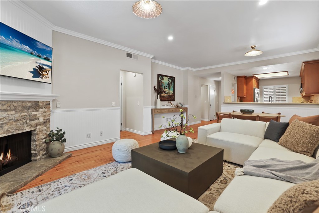 366 Villa Point, Newport Beach CA 92660 - photo 9