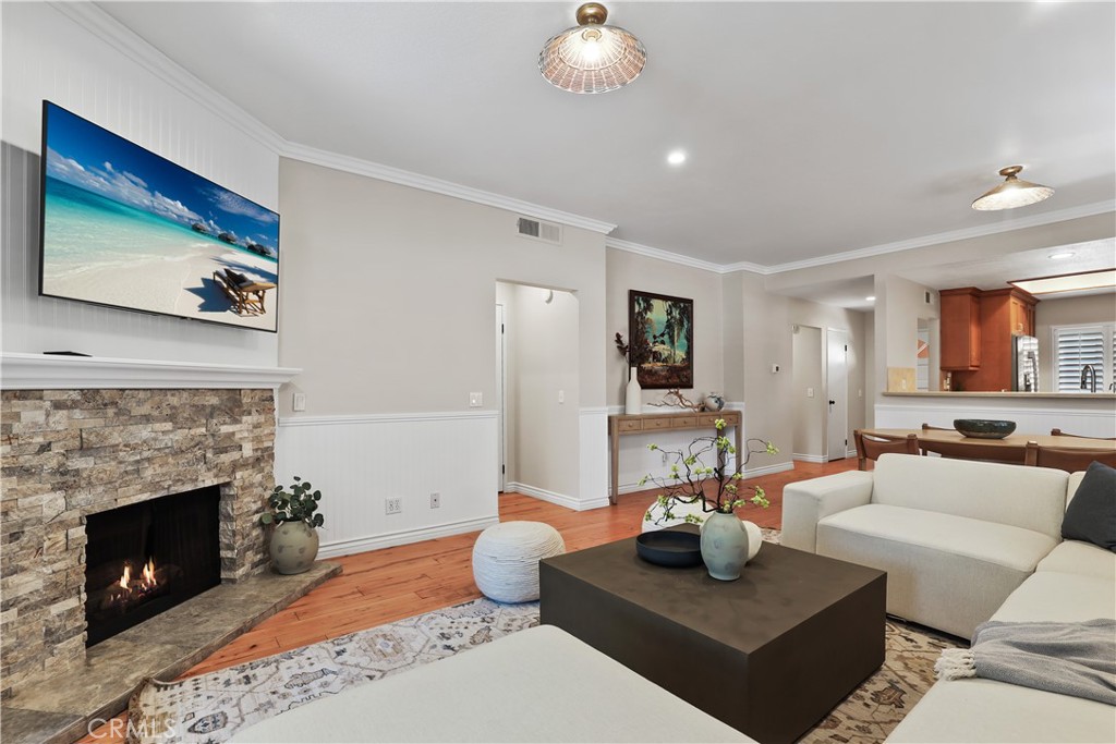 366 Villa Point, Newport Beach CA 92660 - photo 10