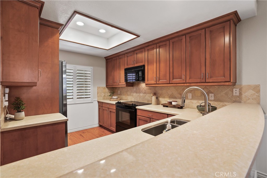 366 Villa Point, Newport Beach CA 92660 - photo 15