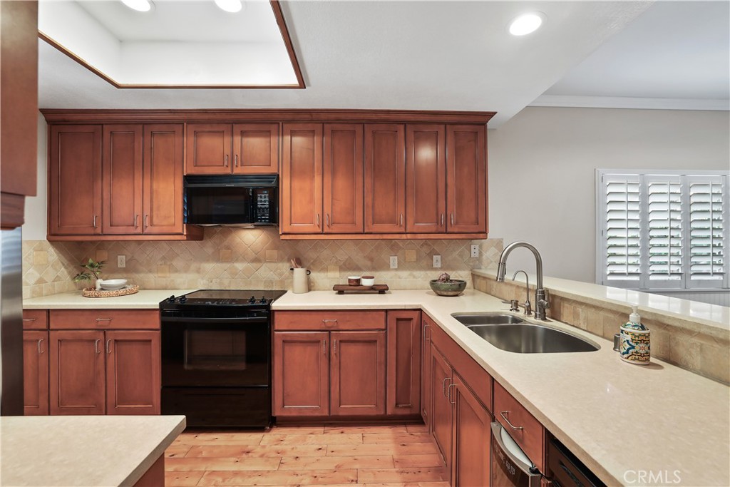 366 Villa Point, Newport Beach CA 92660 - photo 16