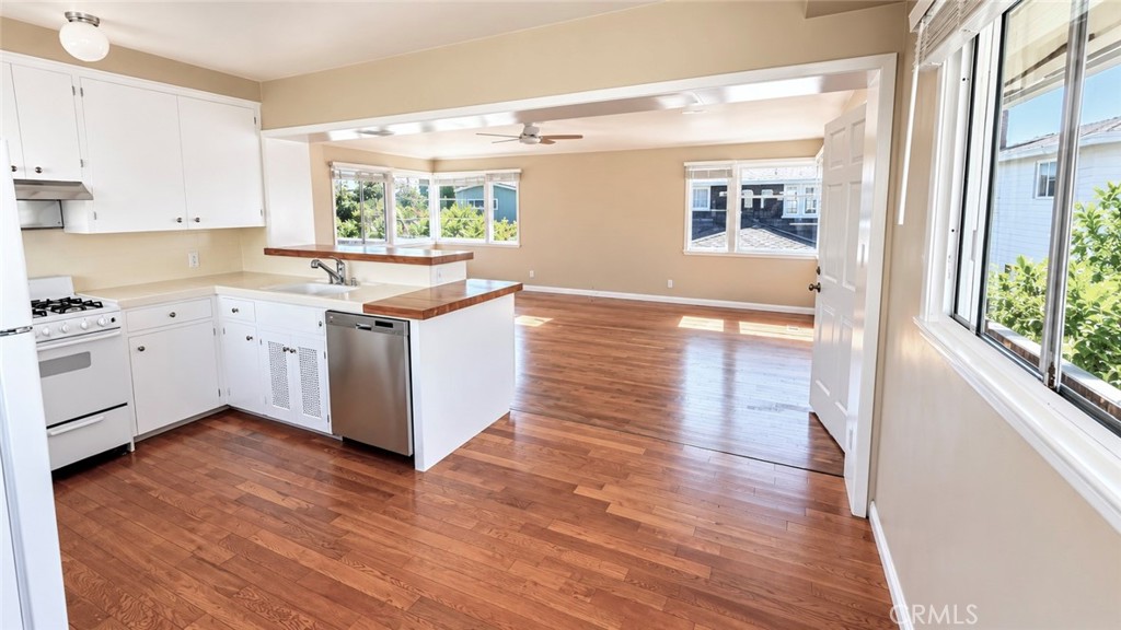 3708 1/2 Ocean Boulevard, Newport Beach CA 92625 - photo 5